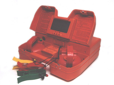 2004321284_kardiodefibrillyator-monitor.jpg